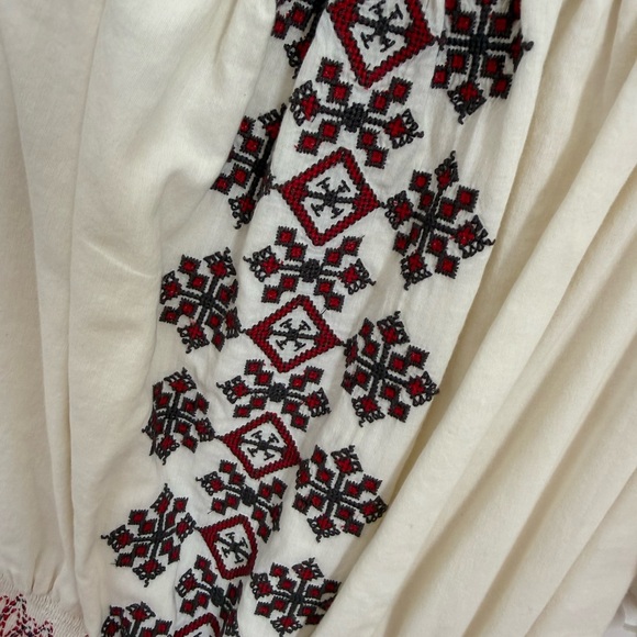 Tularosa White Off-Shoulder Embroidered Blouse - Picture 3 of 5